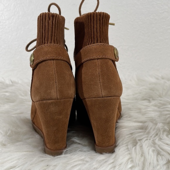 MICHAEL Michael Kors Carrigan Wedge Closed Toe Lace Up Ankle Booties Size 6 - Picture 4 of 11